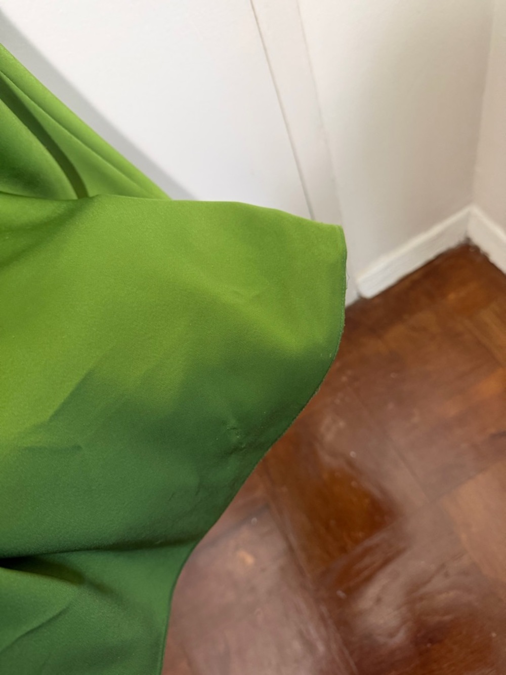 Meshki Green V-Neck Maxi Dress with Low Back - Picture 4 of 5